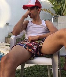 pretty boys 59159a95d5199.jpg