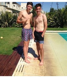 pretty boys 2 59159ae2d2853.jpg