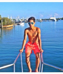 pretty boys 2 59159aecb307a.jpg