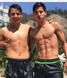 pretty boys 2 59159aee8bb06.jpg