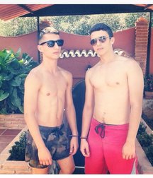 pretty boys 2 59159affdf509.jpg