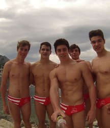 pretty boys 5919acfe9c4e9.jpg
