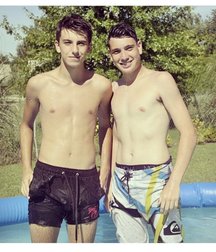 pretty boys 5919ad0d37553.jpg