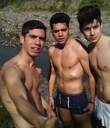 pretty boys 5919ad2117f1e.jpg