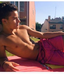 pretty boys 5919ad2e4c035.jpg