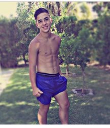 pretty boys 5925b4f4a3bb9.jpg