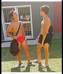 pretty boys 5925b502dd14a.jpg