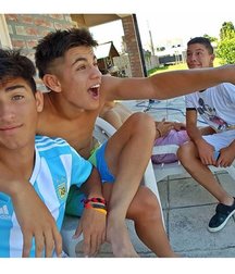 pretty boys 5925b504ef892.jpg