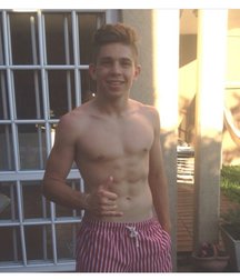 pretty boys 5925b51e9e80a.jpg