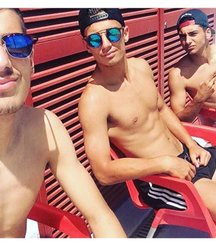 pretty boys 592ef60da7e60.jpg