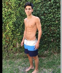 pretty boys 592ef60e9a12c.jpg