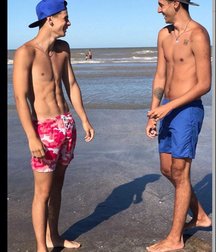 pretty boys 592ef6229e356.jpg