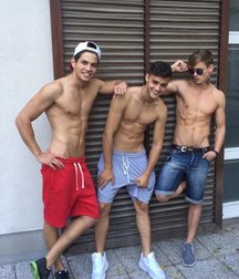 pretty boys 592ef62bd6081.jpg