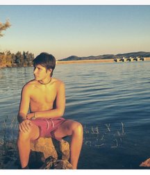 pretty boys 592ef6475d23b.jpg