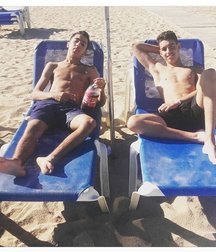 pretty boys 592ef66e5c95a.jpg