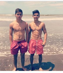 pretty boys 5960efa3b7e74.jpg