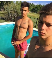 pretty boys 5960efae44ce7.jpg