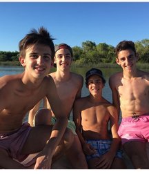pretty boys 5960efd1ba569.jpg