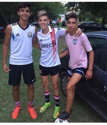 pretty boys 5960efea68463.jpg