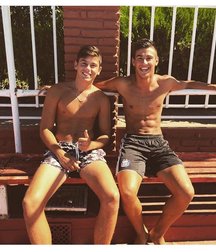 pretty boys 2 5960f92a0ce52.jpg