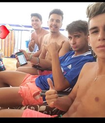 pretty boys 2 5960f92fb5281.jpg