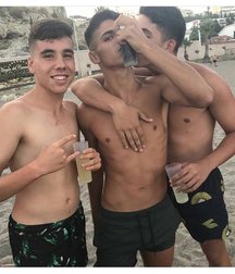 pretty boys 2 5960f9318d829.jpg