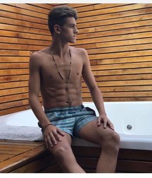 pretty boys 2 5960f93b9e545.jpg