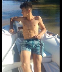 pretty boys 2 5960f93fa9cac.jpg