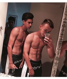 pretty boys 2 5960f94359433.jpg
