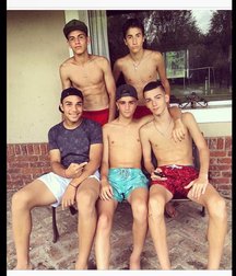 pretty boys 3 59610294e9965.jpg