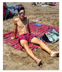 pretty boys 3 596102a3643e0.jpg