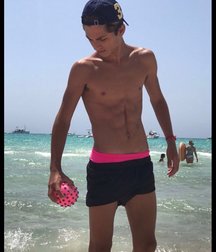pretty boys 1 59a00ad6a9ce7.jpg