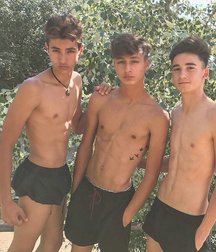 pretty boys 1 59a00add5d93b.jpg