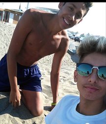 pretty boys 1 59a00ae972a2c.jpg
