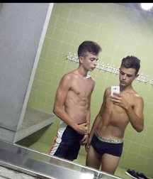 pretty boys 1 59a00aececc78.jpg