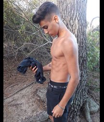 pretty boys 1 59a00af8f049d.jpg