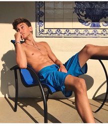 pretty boys 1 59a00b007f982.jpg