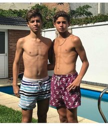 pretty boys 1 59a00b0deff8c.jpg