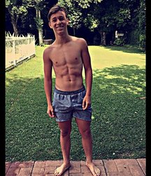 pretty boys 1 59a00b14ef4dd.jpg