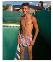 pretty boys 1 59a00b19f1470.jpg