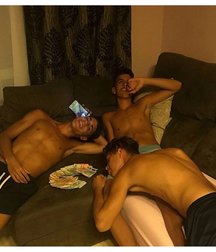 pretty boys 2 59a00b4d1829b.jpg