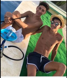 pretty boys 2 59a00b4edd24e.jpg