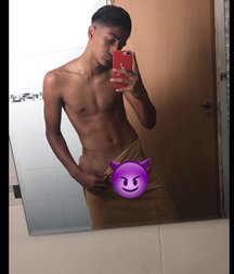 pretty boys 2 59a00b50dfcad.jpg