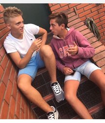 pretty boys 2 59a00b623c92d.jpg