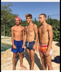 pretty boys 2 59a00b7565e38.jpg
