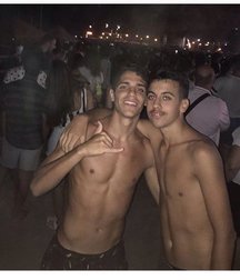 pretty boys 2 59a00b7778e14.jpg