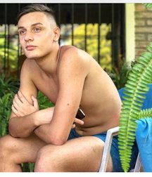 pretty boys 2 59a00b80f3455.jpg