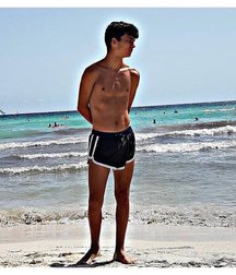 pretty boys 59ecb467211ab.jpg