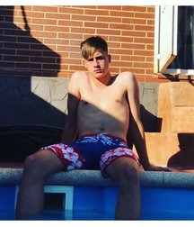 pretty boys 59ecb490dda39.jpg
