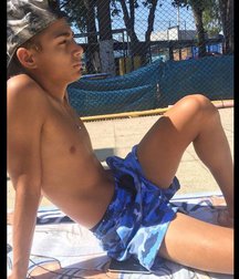 pretty boys 59ecb4b736e50.jpg